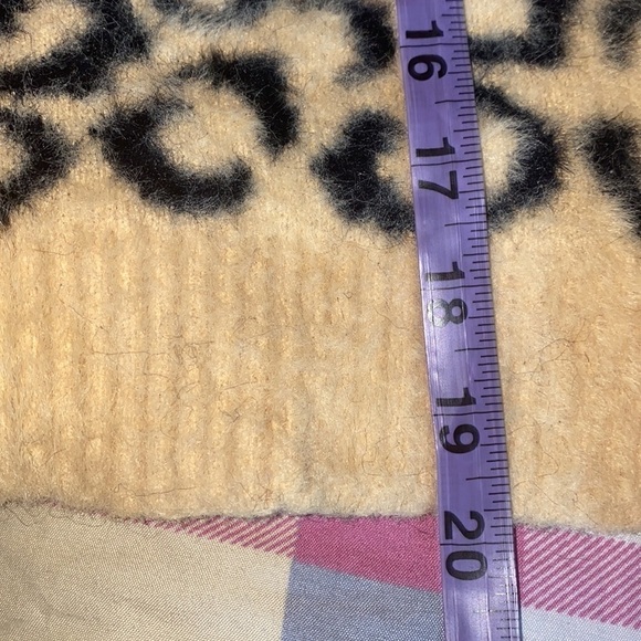 For love & Lemons  leopard faux fur Franki cropped sweater - Picture 11 of 15